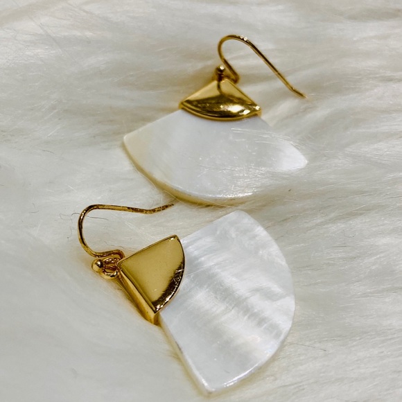 Banana Republic Jewelry - Beautiful Banana Republic earrings